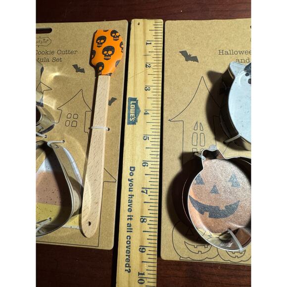 Set of 2 NWT Mud Pie Candy and Skull Halloween Cookie Cutter and Spatula Sets - Picture 8 of 9